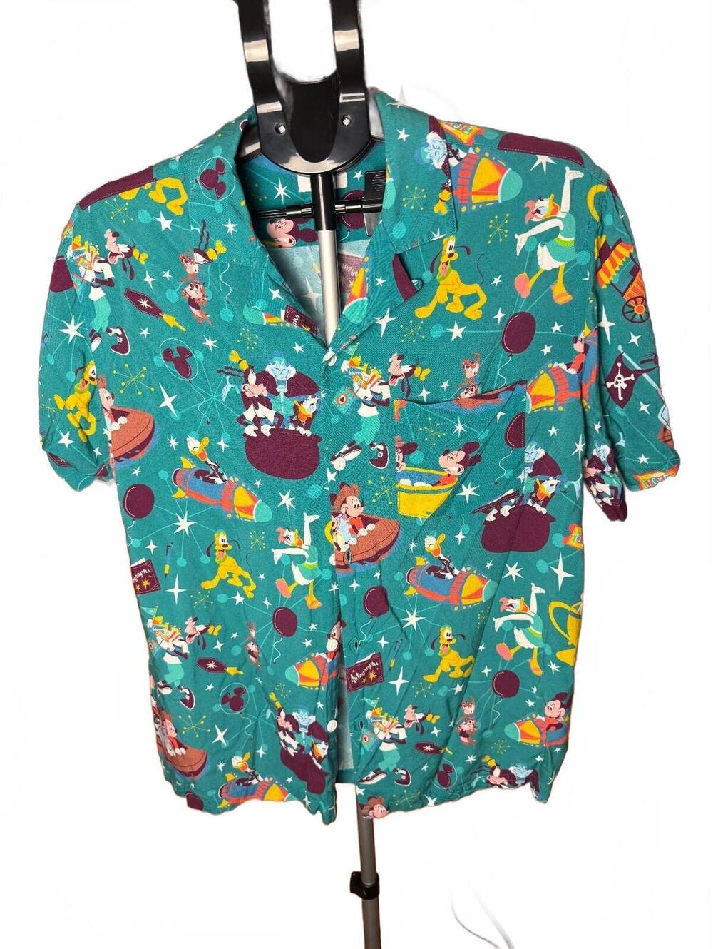 Vintage Disney Mickey and friends Button Up hawaiian Shirt sz L all over design
